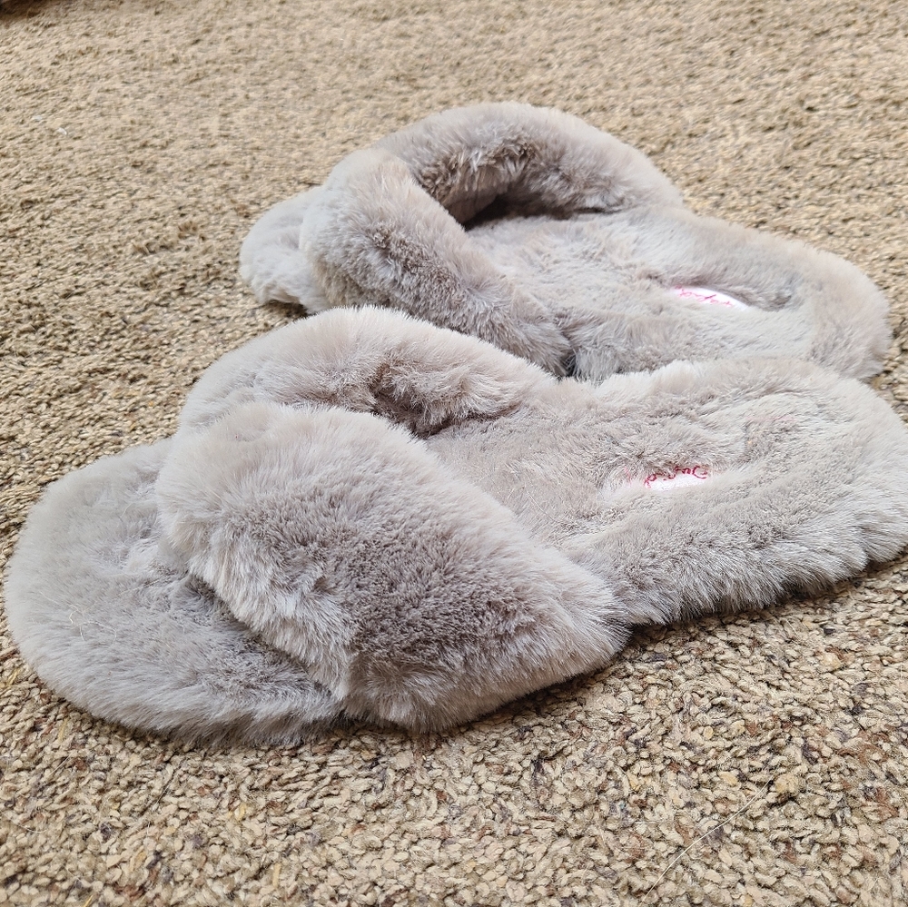Boutique Fuzzy Grey Slippers Indoor House Slippers Women's Furry Slippers